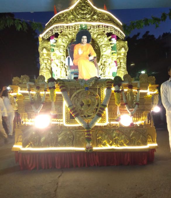 Chariot reaches Puttaparthi